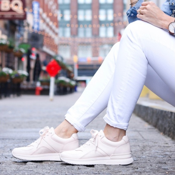 Everlane The Trainer Sneakers in Neutral/Blush - Picture 5 of 15